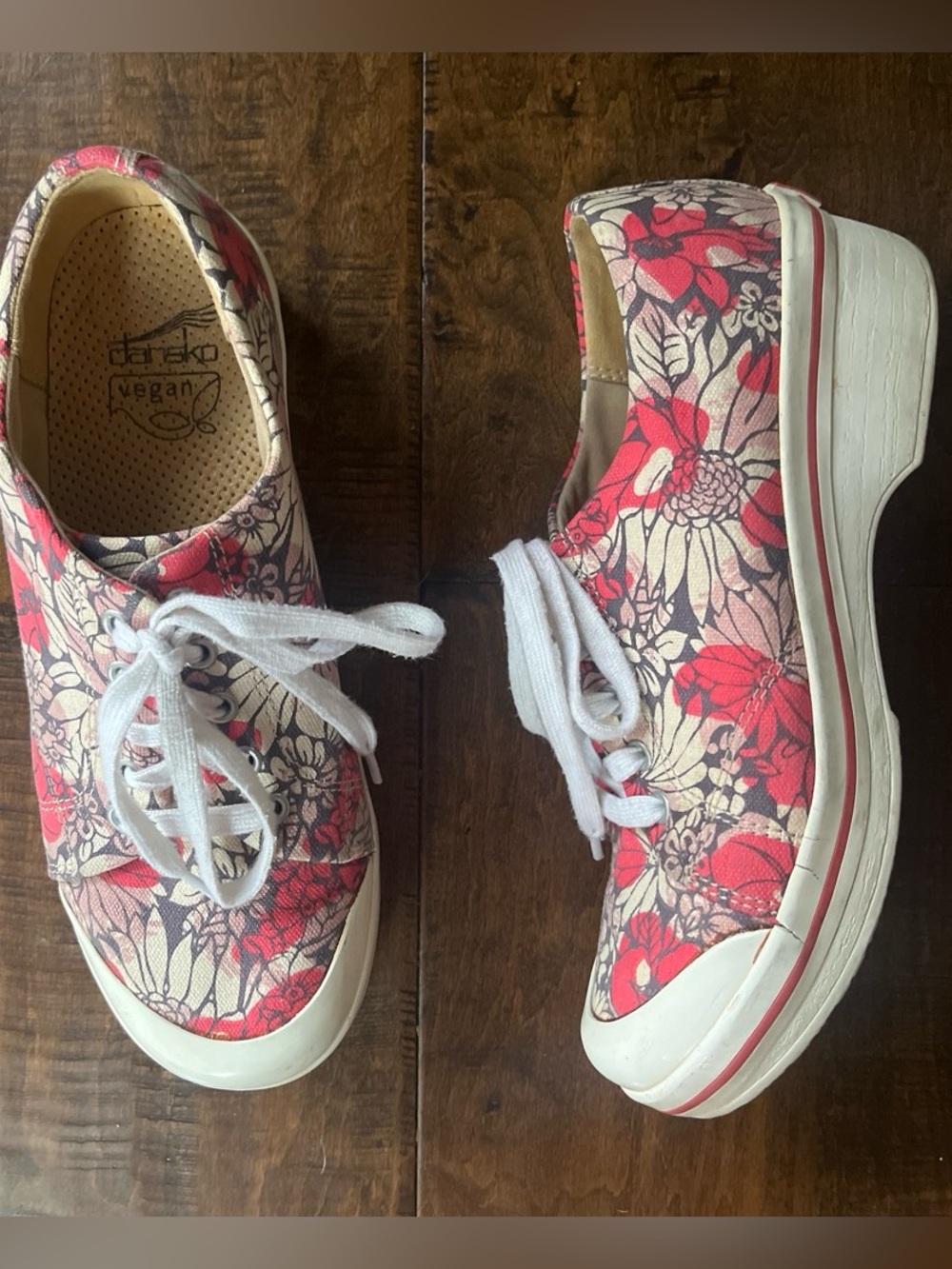 Dansko Veda Vegan red and pink floral lace-up canvas sneaker clogs Sz. 38